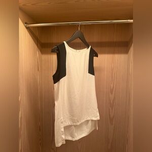 Forever 21 Exclusive Sz. Medium Black & White Colorblock Blouse